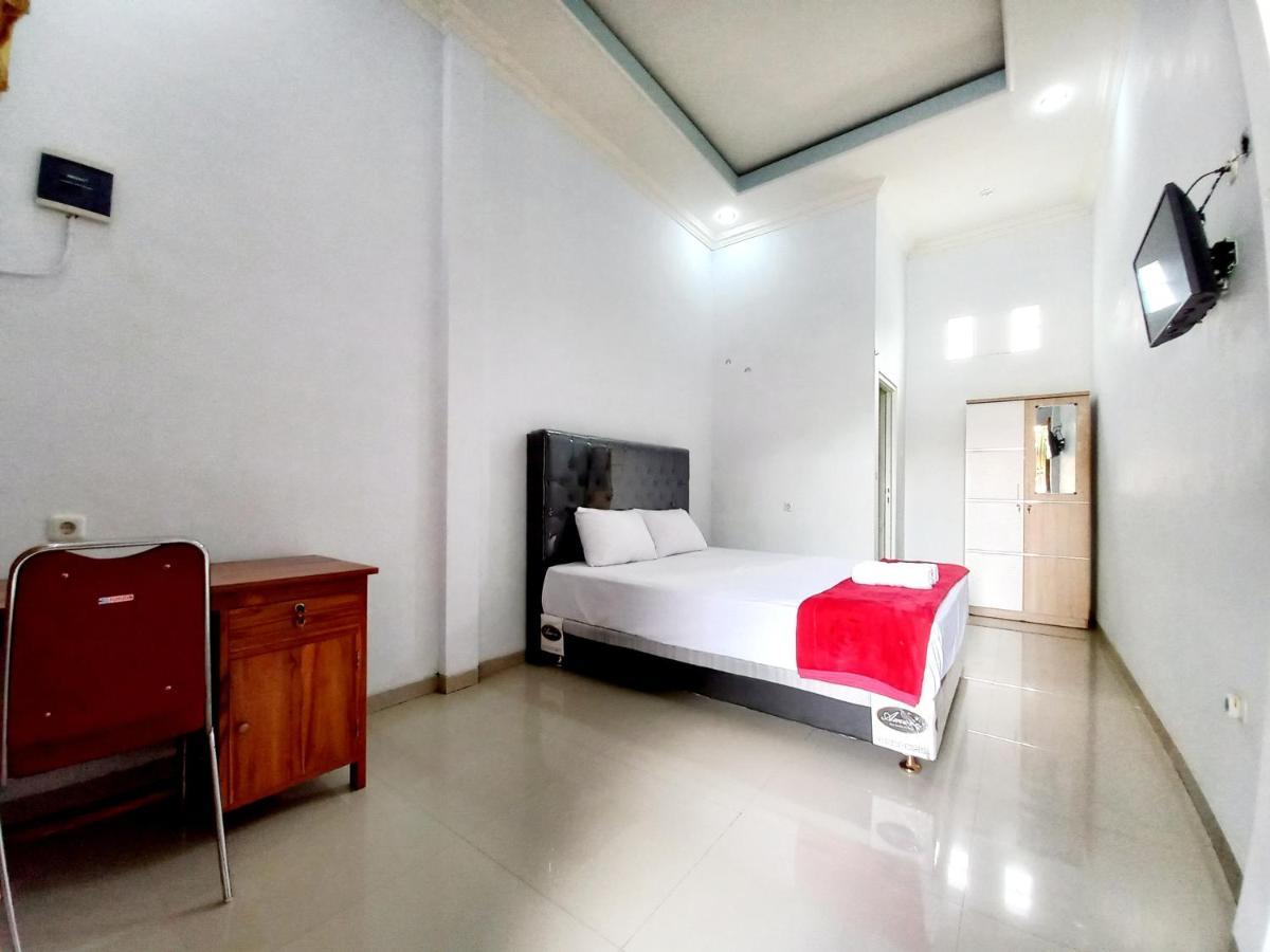 Hotel Harmony House Syariah Near Alun Alun Pati Mitra Reddoorz Zewnętrze zdjęcie