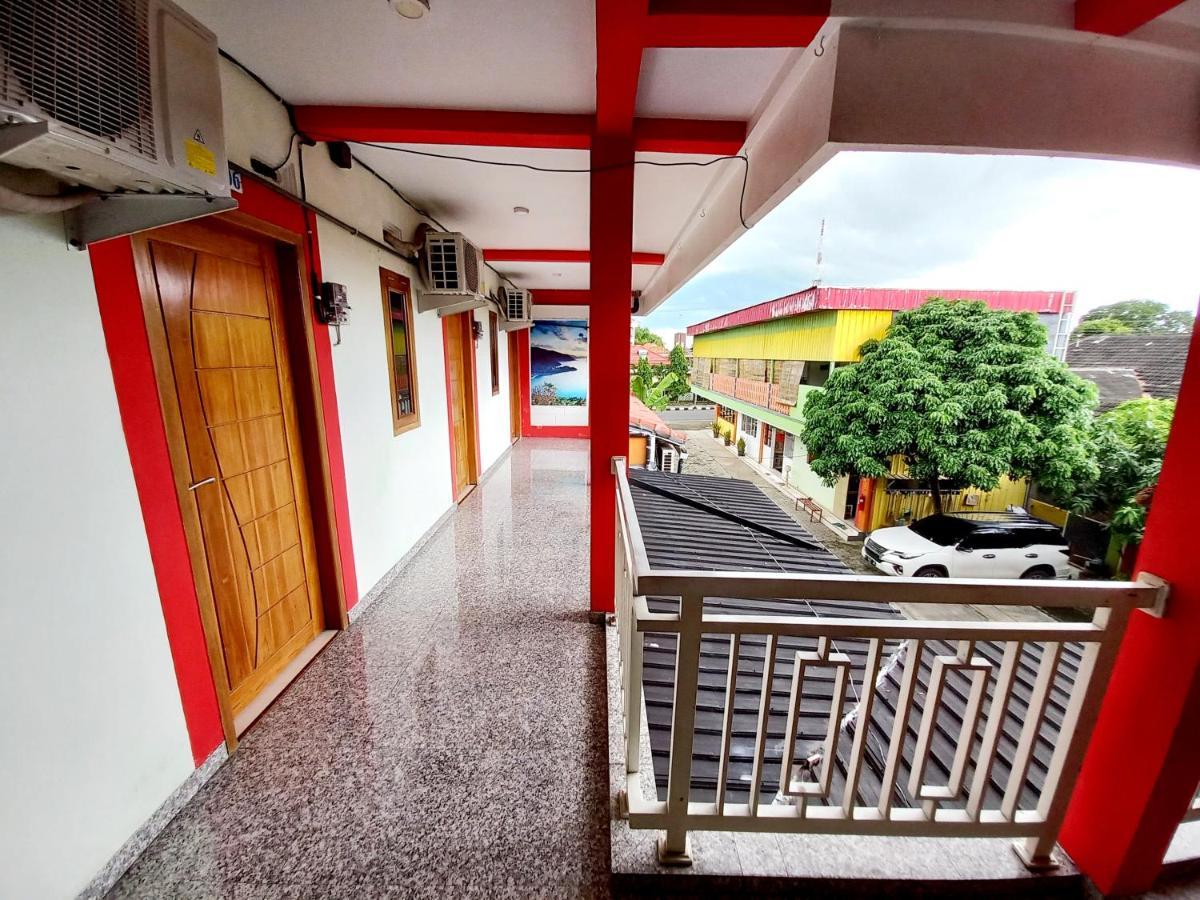 Hotel Harmony House Syariah Near Alun Alun Pati Mitra Reddoorz Zewnętrze zdjęcie