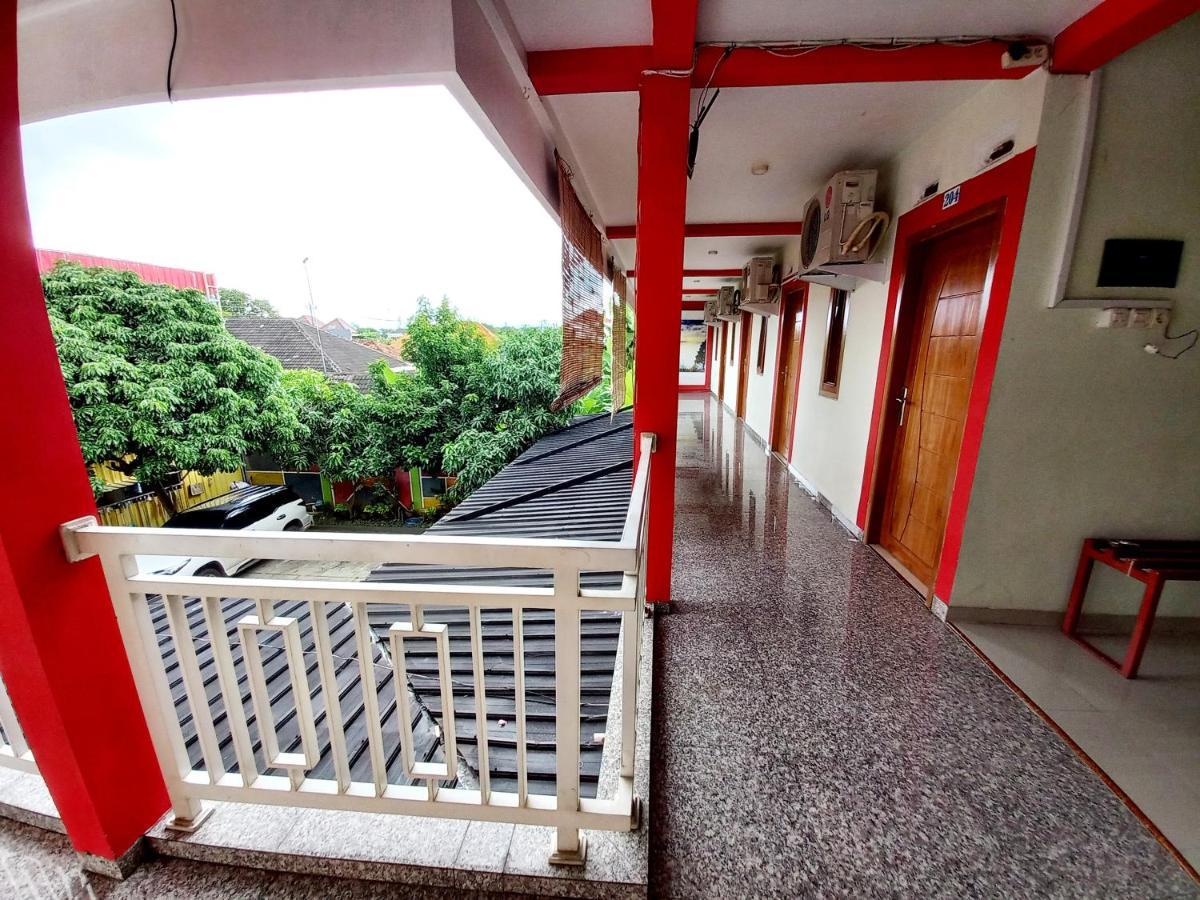Hotel Harmony House Syariah Near Alun Alun Pati Mitra Reddoorz Zewnętrze zdjęcie